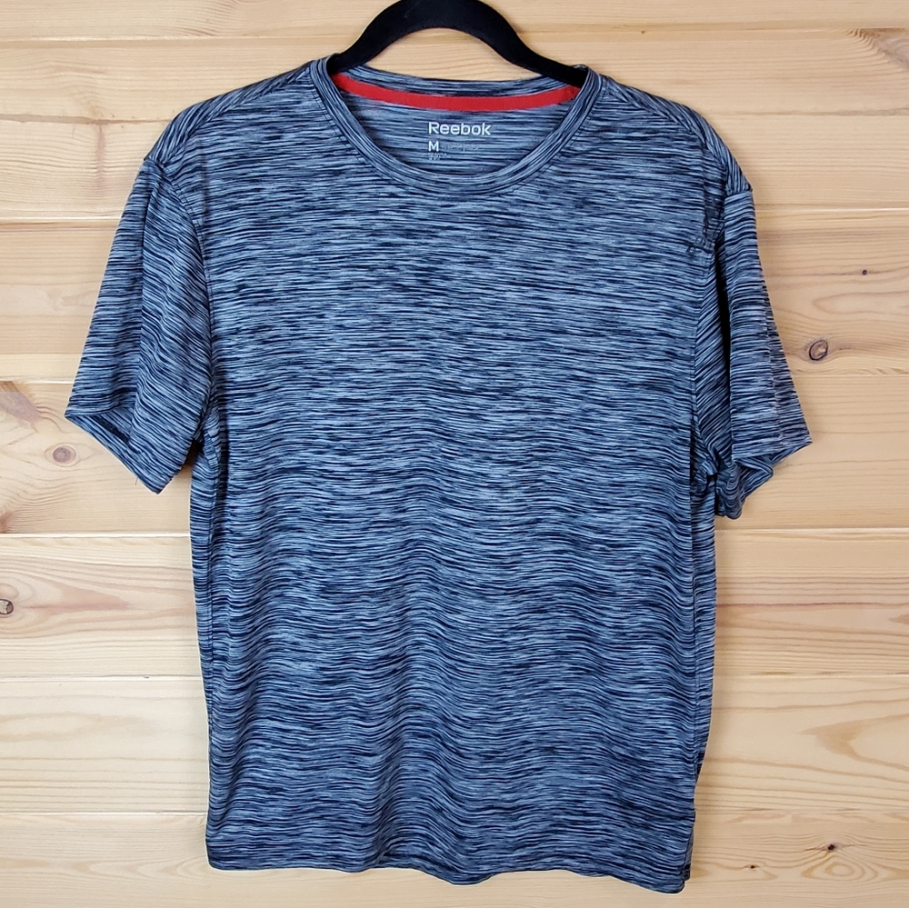 Reebok‎ Black and White T-Shirt Size Medium